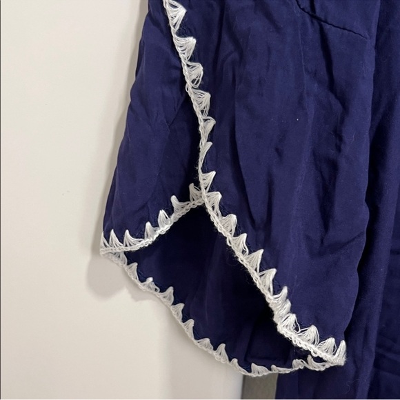 Anthropologie Dark Blue Bohemian Floral Embroidered Top! Size large. - Picture 2 of 4